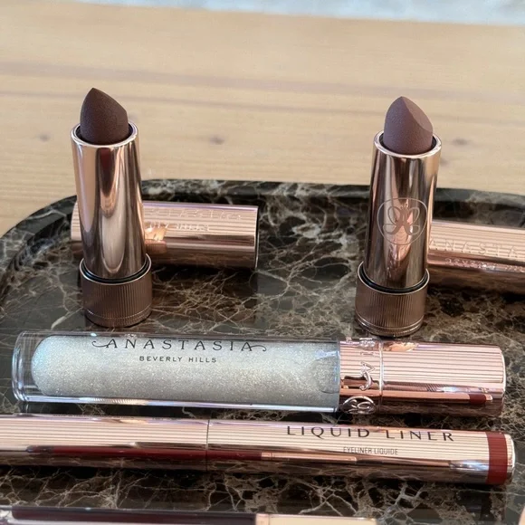 NWT Anastasia Beverly Hills Makeup Bundle.